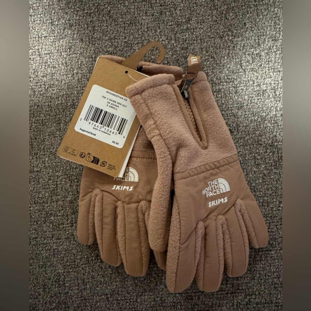 THE NORTH FACE X SKIMS RETRO DENALI FLEECE GLOVES XS